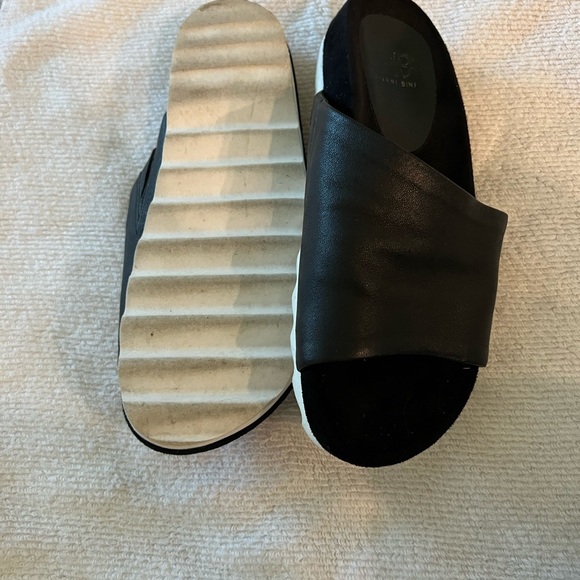 Gianni Bini slip ons - Picture 3 of 3